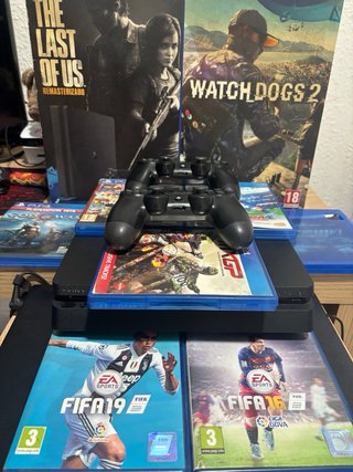 Consola PS4 1TB Negra + 7 Juegos