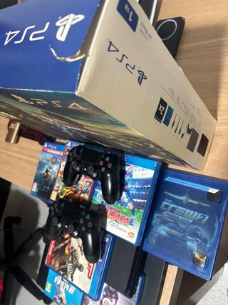 Consola PS4 1TB Negra + 7 Juegos