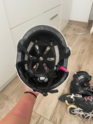 Casco y patines en línea mujer/niña
