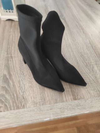 Botines negros de tacón