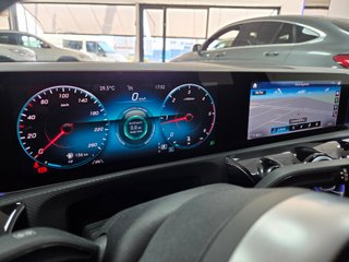 Mercedes-Benz A200 AMG FULL EQUIP