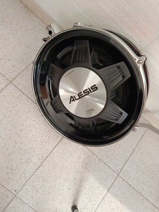 Batería Alesis 14" como nuevo