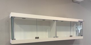 VITRINA EXPOSITOR cristal y madera. Como nuevo.