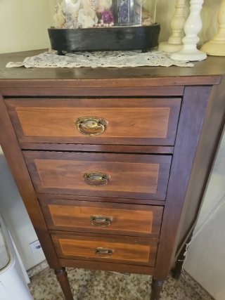 Mueble esquinero de madera