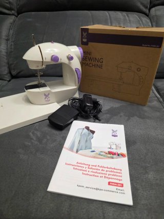 Mini Máquina de Coser KPCB