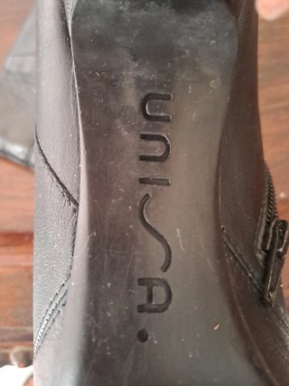 Botines de piel negros con tacón