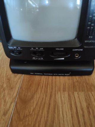 Mini TV y Radio Portátil Crown