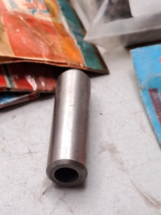 12G1111/10 8 x Guia Valvula Mini clasico