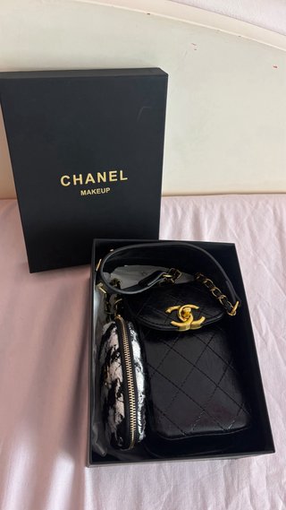 Set Neceser Maquillaje Chanel Negro y Blanco