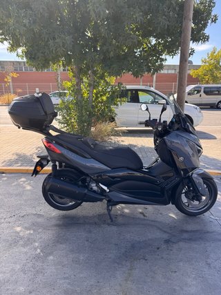Yamaha Xmax Tech Max 300 Negra/Gris