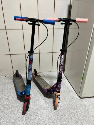 Patinete Oxelo Decathlon Morado y Azul con freno