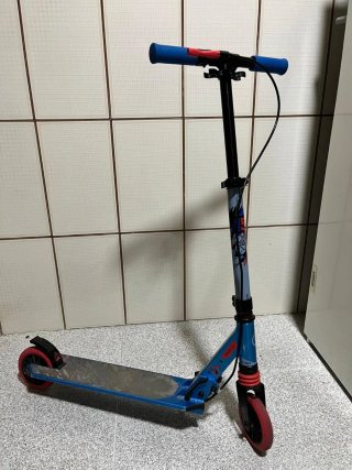 Patinete Oxelo Decathlon Morado y Azul con freno