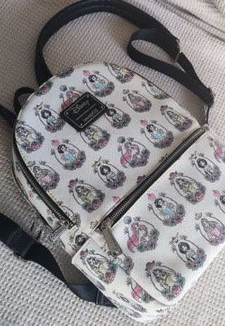 Mochila Loungefly Princesas Disney Doble Bolsillo