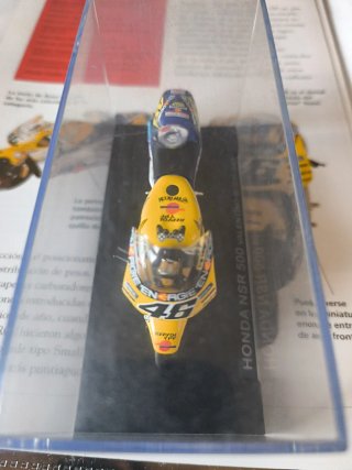 Moto Honda NSR 500 Valentino Rossi 1:24 + Fascicolo