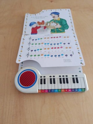 Caillou. Libro piano: Mis canciones favoritas