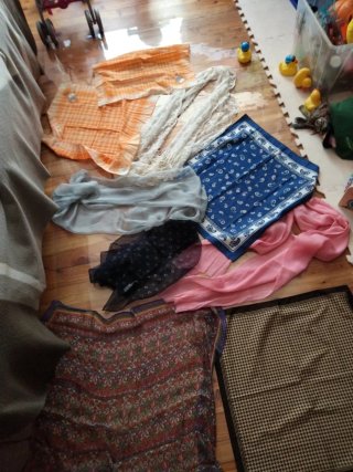 Pañuelos y chales variados