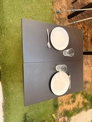 Mesa de cocina con diseño de azulejos