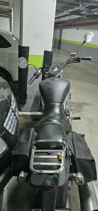 Hyosung Aquila 650 Cruiser Negra/Plata