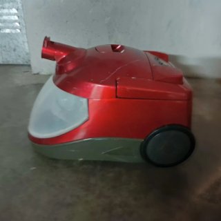 Aspiradora antiacaros Roja con Depósito de agua