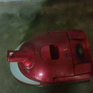 Aspiradora antiacaros Roja con Depósito de agua
