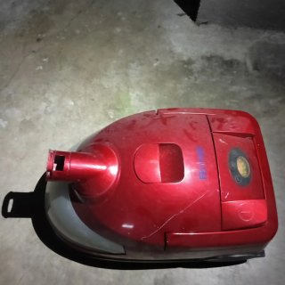 Aspiradora antiacaros Roja con Depósito de agua