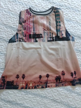 Camiseta chica lentejuelas ciudad palmeras