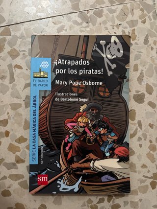 libro “¡Atrapados por los piratas!”