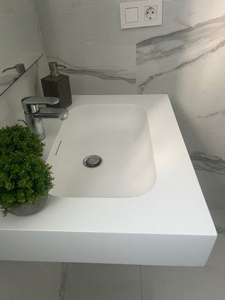 Lavabo suspendido 65 cm mármol