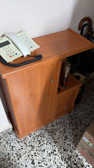 Mueble de salón madera  Contacto 665765908