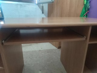 Mesa de escritorio de madera