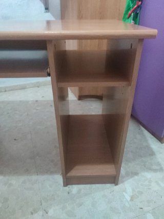 Mesa de escritorio de madera