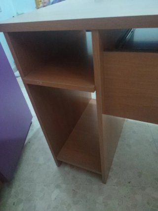 Mesa de escritorio de madera