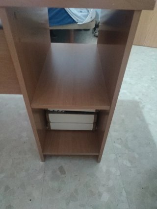 Mesa de escritorio de madera
