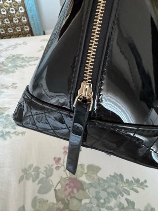 Bolso Guess Charol Negro Nuevo