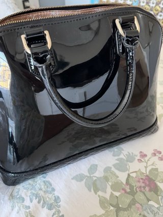 Bolso Guess Charol Negro Nuevo