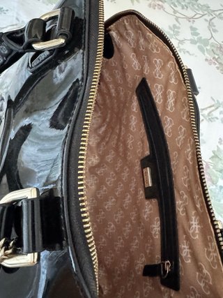 Bolso Guess Charol Negro Nuevo