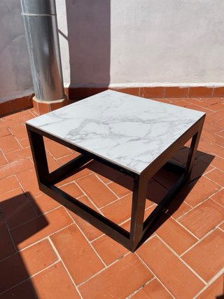 Tavolo da centro LUNA in marmo e metallo