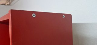 Estantería Roja de Madera