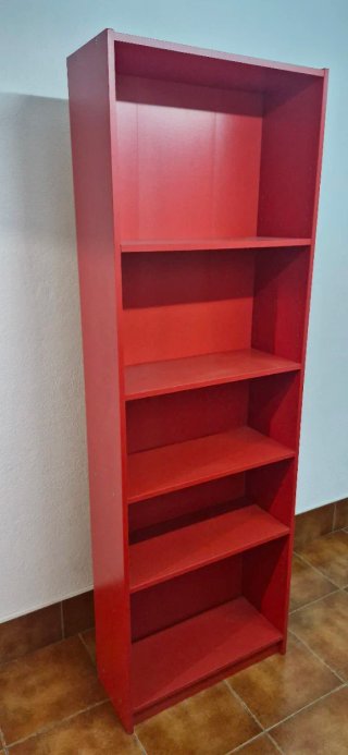 Estantería Roja de Madera