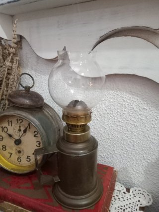 Lámpara de petróleo antigua francesa