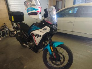 CFMOTO Trail Moto Azul y Blanca