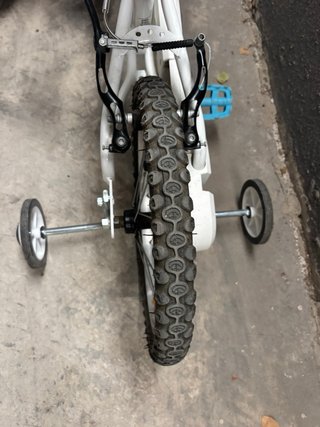 Bicicleta infantil Btwin con ruedines