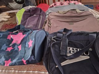 Bolsos y Mochilas 3€ la unidad