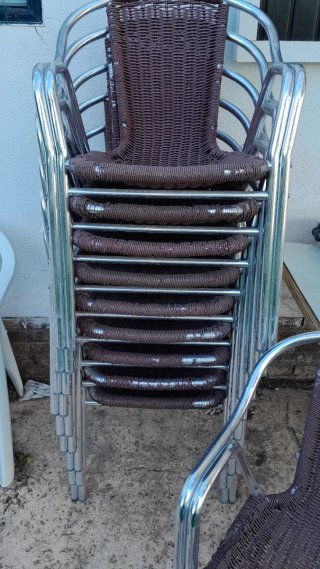 Sillas jardín aluminio y mimbre para restaurar