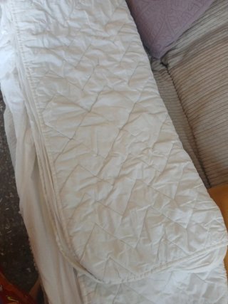 Edredón y protector de colchón para cama de 80 cms
