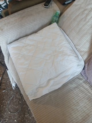 Edredón y protector de colchón para cama de 80 cms
