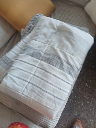 Edredón y protector de colchón para cama de 80 cms