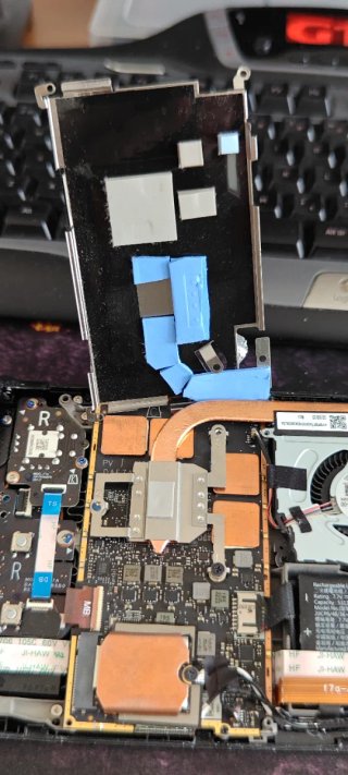 Steam Deck LCD 64GB con extras