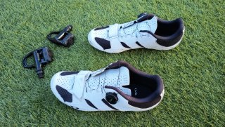 Zapatillas Giro Ciclismo + Pedales Shimano