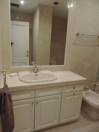 Piso en alquiler en Nueva España en Madrid